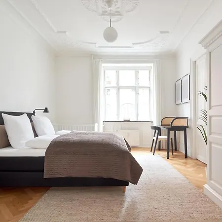 Large & Modern Flats In Family Friendly Neighbourhood *