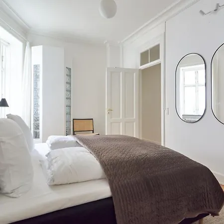 Large & Modern Flats In Family Friendly Neighbourhood