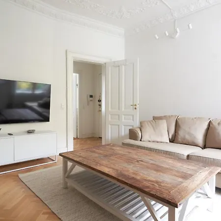Large & Modern Flats In Family Friendly Neighbourhood