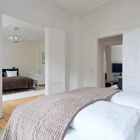 Large & Modern Flats In Family Friendly Neighbourhood Kodaň