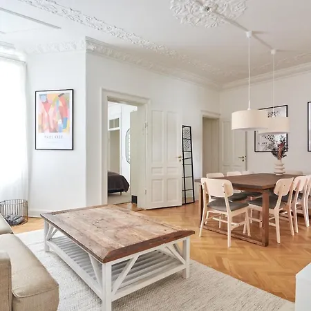 Apartman Large & Modern Flats In Family Friendly Neighbourhood