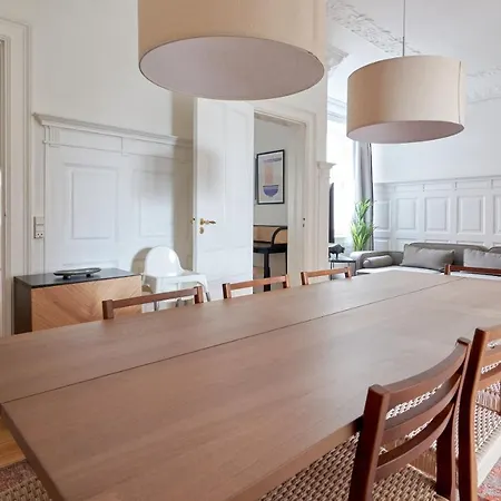 Large & Modern Flats In Family Friendly Neighbourhood