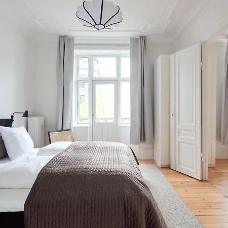 Large & Modern Flats In Family Friendly Neighbourhood Apartman *