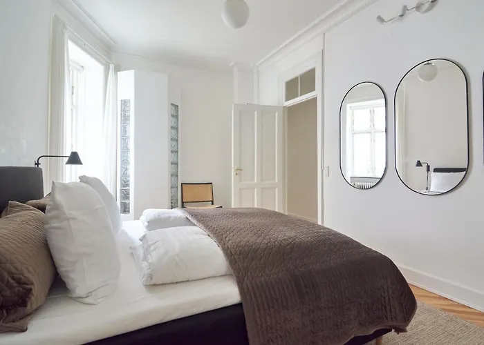 Large & Modern Flats In Family Friendly Neighbourhood